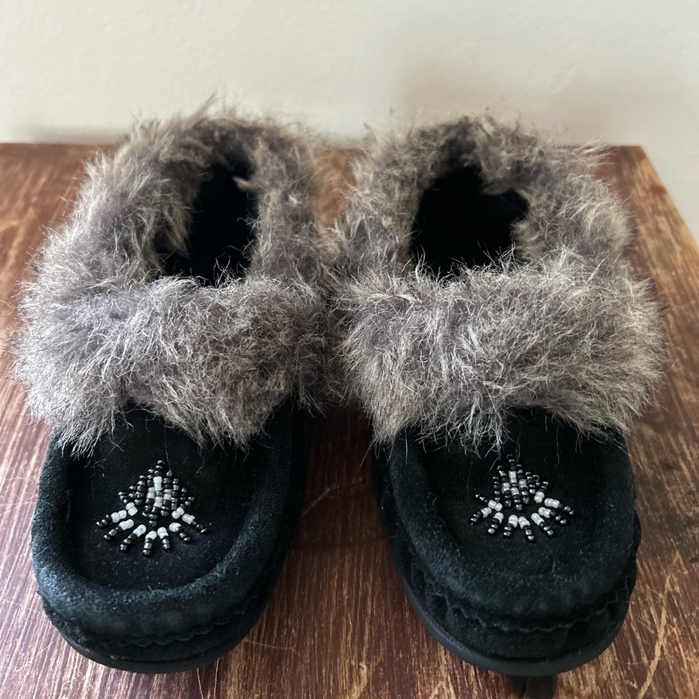 Soft Moc Fuzzy Black and Gray Beaded Moccasins